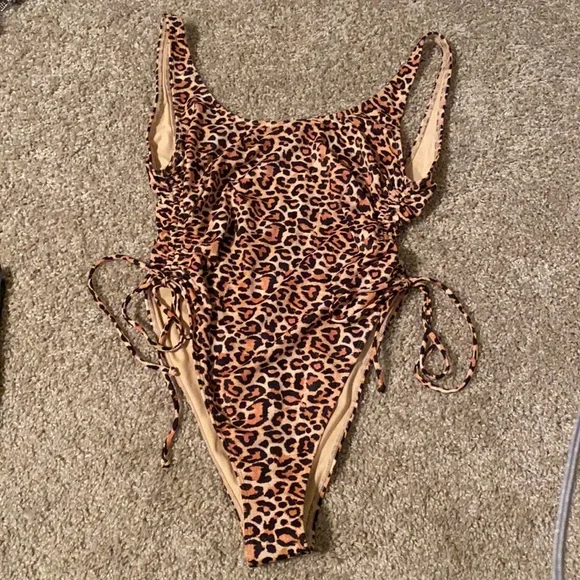 One piece leopard print bathing suit brand new never worn perfect condition - Picture 1 of 5